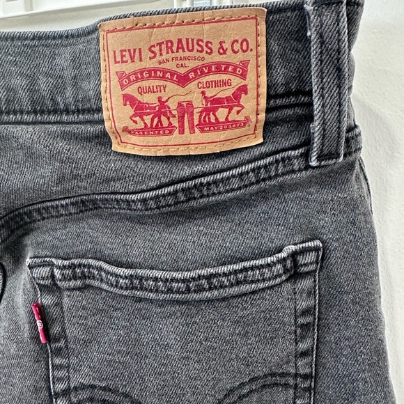 Levi's High Waisted Mom Skinny Jeans - Picture 4 of 6